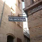 Logis 8 St Front Urbain Apartamento
