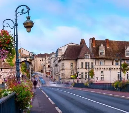 Logis 8 St Front Urbain דירה